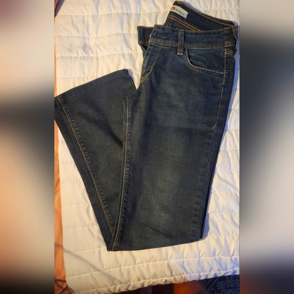 Levi's Women's  Jeans "S" - Picture 3 of 5